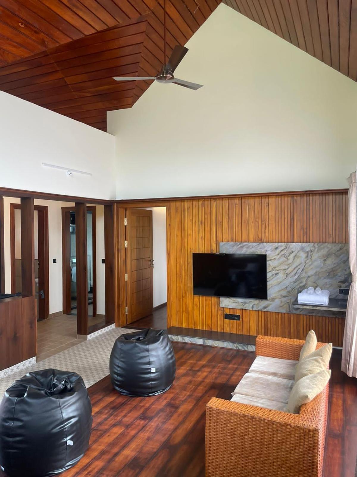 Hotel Biranji Aqua Retreat Chikmagalūr Esterno foto