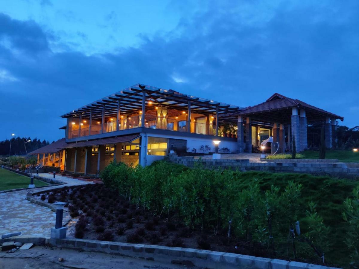 Hotel Biranji Aqua Retreat Chikmagalūr Esterno foto