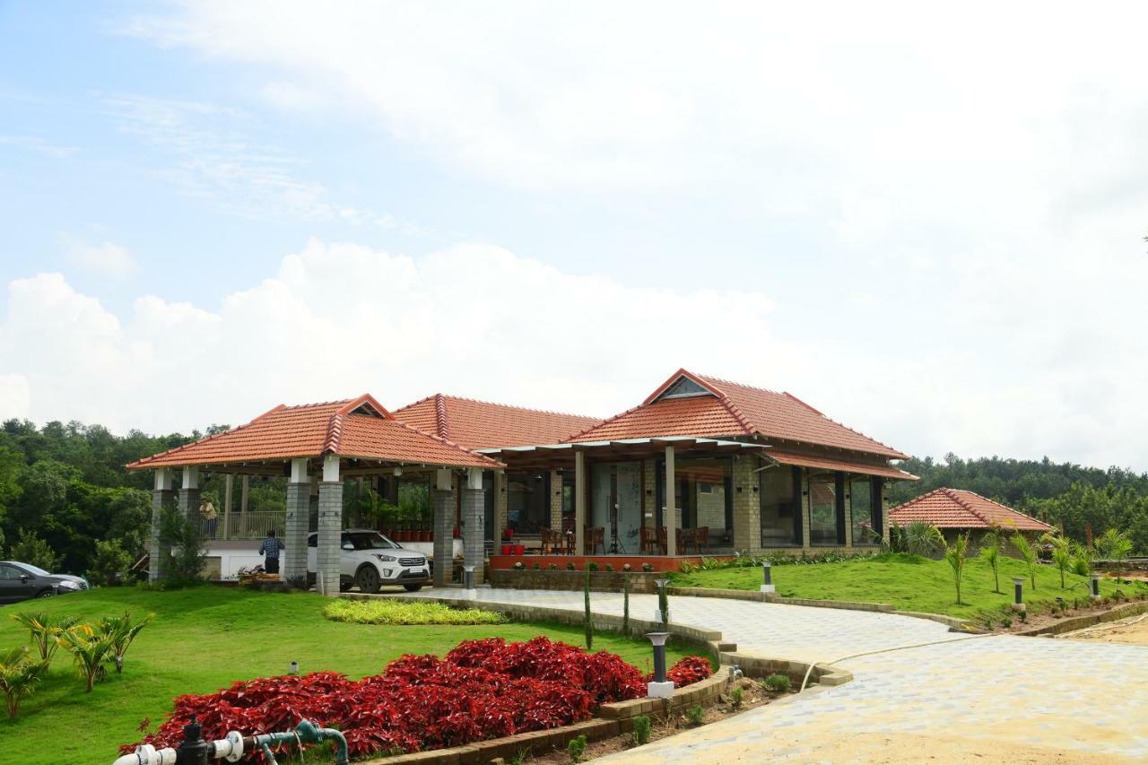 Hotel Biranji Aqua Retreat Chikmagalūr Esterno foto