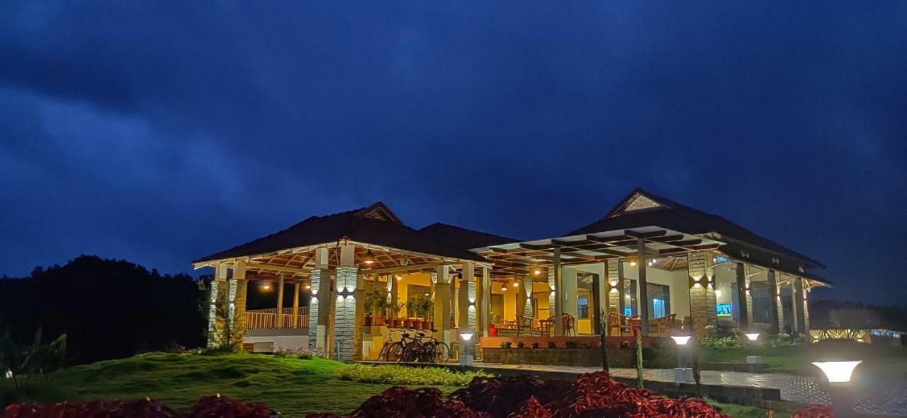Hotel Biranji Aqua Retreat Chikmagalūr Esterno foto